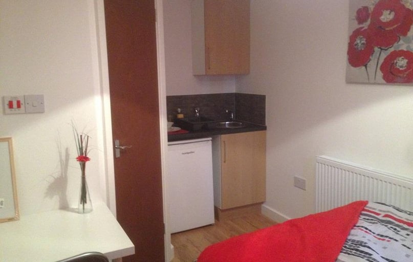 64 Bantock Way, Harborne, Birmingham - Image 1